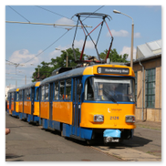 Tatra-Langzug aus Typ 33c | Bauart T4D-M1 | Triebwagen 2126 + weiterer Typ 33c | Bauart T4D-M1 | Triebwagen + Typ 65d | Bauart B4D-NF | Beiwagen 795